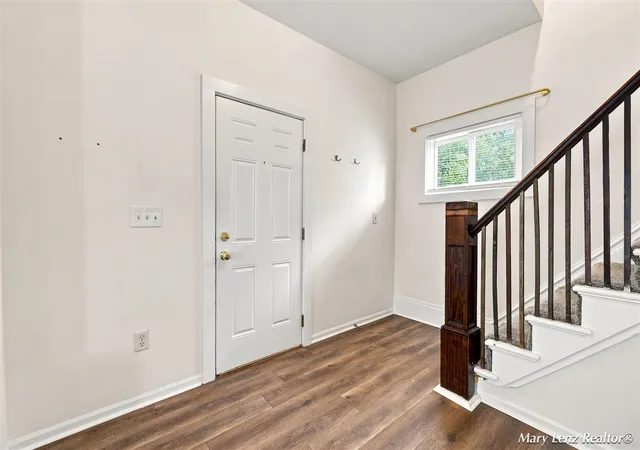 Photo 4 of Sale Pending at 350 Page St, Grand Rapids, MI 49505 | MLS# 70557631 | Listing updated on 2026-09-14