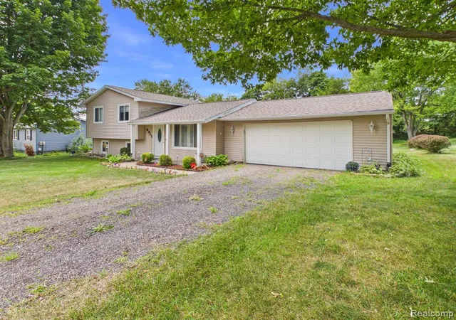 Photo 3 of Sale Pending at 4411 Huckleberry Cir, Columbiaville, MI 48421 9703 | MLS# 61025896 | Listing updated on 2026-09-29