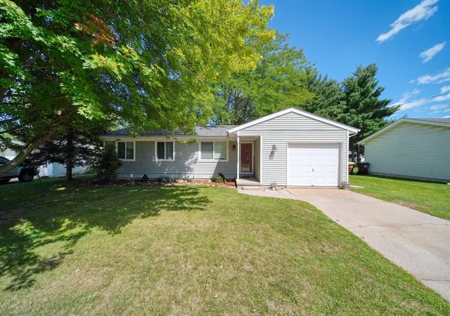 Photo 2 of Single family home for sale at 904 N Union St, Tecumseh, MI 49286 | MLS# 70555732 | Listing updated on 2026-10-20