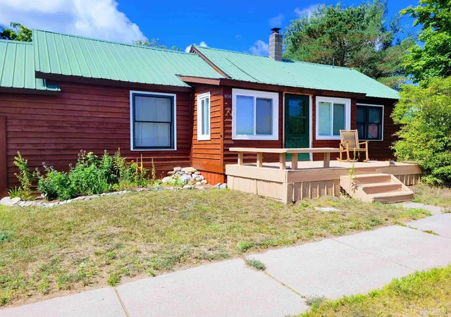 Photo 2 of Single family home for sale at 404 Schenk St, Big Bay, MI 49808 | MLS# 50220007 | Listing updated on 2026-10-08