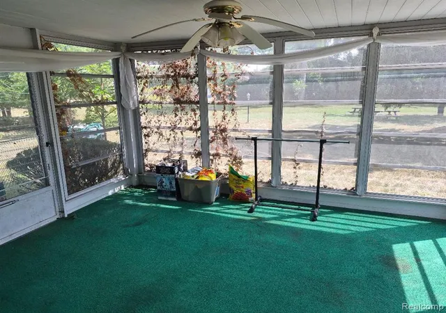 Photo 4 of Sale Pending at 25102 Friar Ln, Southfield, MI 48033 5818 | MLS# 61025685 | Listing updated on 2026-10-25
