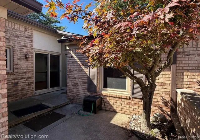 Photo 1 of Condo for sale at 49255 Chestnut Hl Ct, Shelby Township, MI 48315 | MLS# 61034087 | Listing updated on 2026-10-06