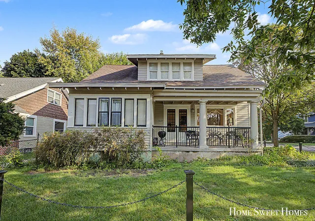 Photo 2 of Single family home for sale at 1259 Sherman St, Grand Rapids, MI 49506 | MLS# 70557526 | Listing updated on 2026-09-10