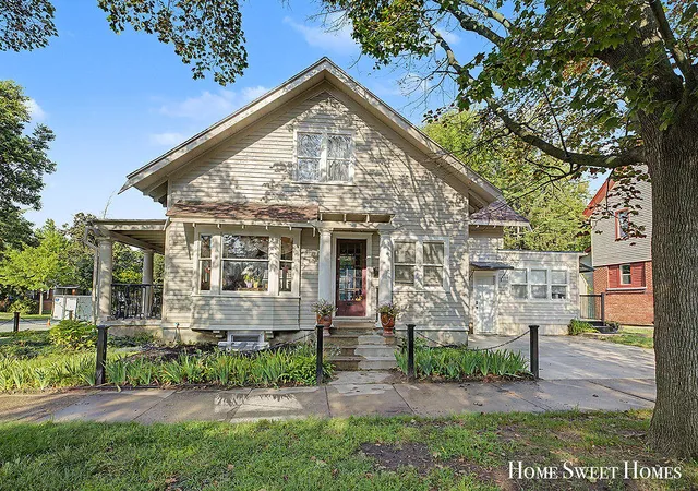 Photo 2 of Single family home for sale at 1259 Sherman St, Grand Rapids, MI 49506 | MLS# 70557526 | Listing updated on 2026-09-29
