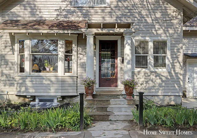 Photo 4 of Single family home for sale at 1259 Sherman St, Grand Rapids, MI 49506 | MLS# 70557526 | Listing updated on 2026-09-29