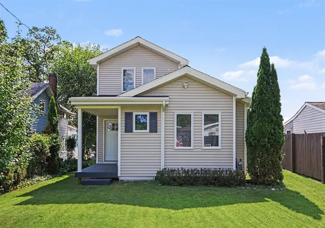 Photo 1 of Single family home for sale at 332 Ackerson Lake Dr, Jackson, MI 49201 | MLS# 70555400 | Listing updated on 2026-09-03