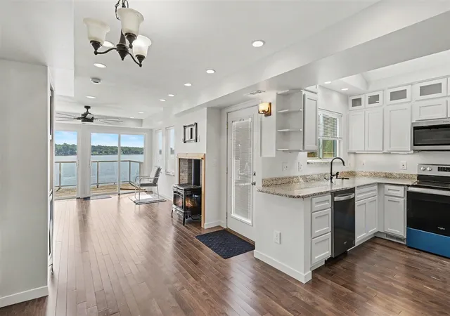Photo 3 of Single family home for sale at 332 Ackerson Lake Dr, Jackson, MI 49201 | MLS# 70555400 | Listing updated on 2026-09-03