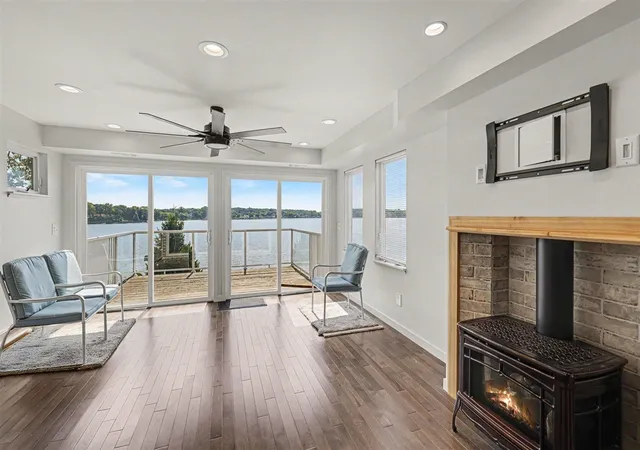 Photo 4 of Single family home for sale at 332 Ackerson Lake Dr, Jackson, MI 49201 | MLS# 70555400 | Listing updated on 2026-09-03