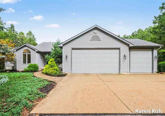 Photo 4 of Single family home for sale at 7079 Herrington Ave, Belmont, MI 49306 | MLS# 70557960 | Listing updated on 2026-09-12