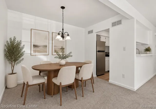 Listing Photo 5 - Condo for sale in building located at 28308 Coventry Ct, Trenton, MI 48183