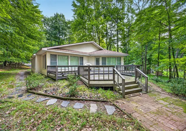 Photo 3 of Single family home for sale at 9855 Golf Port Dr, Canadian Lakes, MI 49346 | MLS# 70557323 | Listing updated on 2026-09-15