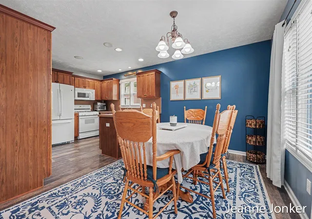 Photo 4 of Single family home for sale at 931 Sunset Hills Ave, Grand Rapids, MI 49534 | MLS# 70545233 | Listing updated on 2026-09-10