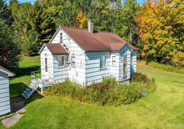 Photo 3 of Single family home for sale at 42767 Wilson Memorial Dr, Chassell, MI 49916 | MLS# 50224763 | Listing updated on 2026-10-17