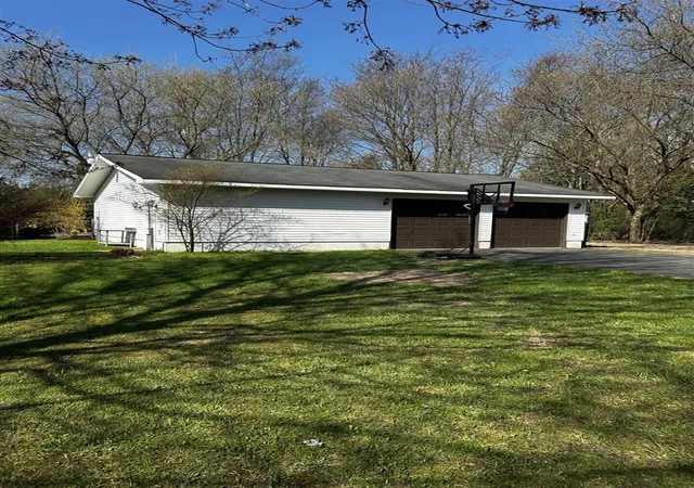 Photo 4 of Single family home for sale at 1799 E Us 10, Custer, MI 49405 | MLS# 70527197 | Listing updated on 2026-09-17