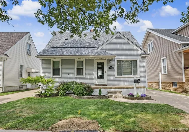 Photo 3 of Sale Pending at 1646 Mill St, Lincoln Park, MI 48146 2361 | MLS# 61025922 | Listing updated on 2026-09-05