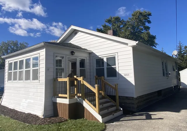 Photo 2 of Single family home for sale at 3103 E Fisher Rd, Bay City, MI 48706 | MLS# 50223904 | Listing updated on 2026-10-13