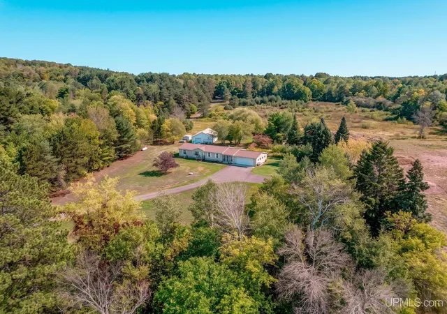 Photo 1 of Single family home for sale at 10380 N Lake Rd, Ironwood, MI 49938 | MLS# 50222273 | Listing updated on 2026-10-07