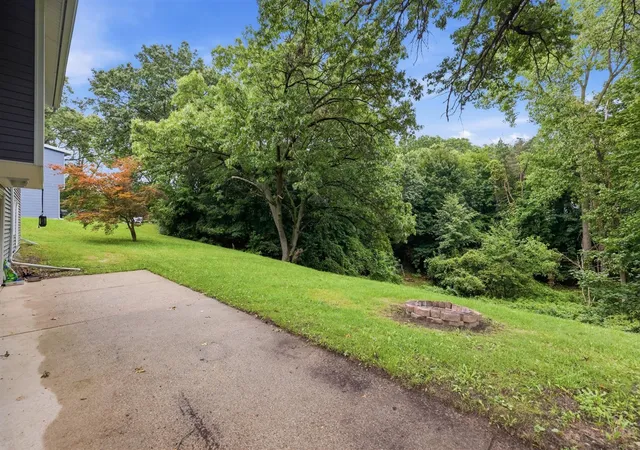 Photo 3 of Sale Pending at 2443 Saratoga Dr, Grand Rapids, MI 49525 | MLS# 70557707 | Listing updated on 2026-09-11