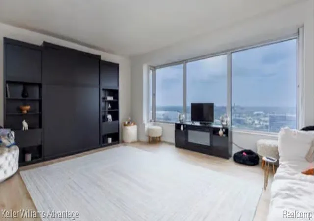 Photo 3 of Condo for sale at 1300 Lafayette Blvd #2610, Detroit, MI 48207 | MLS# 61027113 | Listing updated on 2026-09-06