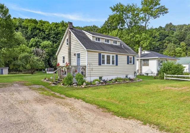 Photo 1 of Single family home for sale at 625 W Bridge St, Big Rapids, MI 49307 | MLS# 70554997 | Listing updated on 2026-09-09