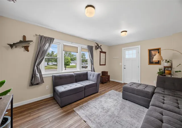 Photo 4 of Single family home for sale at 625 W Bridge St, Big Rapids, MI 49307 | MLS# 70554997 | Listing updated on 2026-09-09