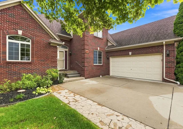 Photo 1 of Single family home for sale at 28754 Coleridge St, Harrison Twp, MI 48045 | MLS# 50221576 | Listing updated on 2026-09-12