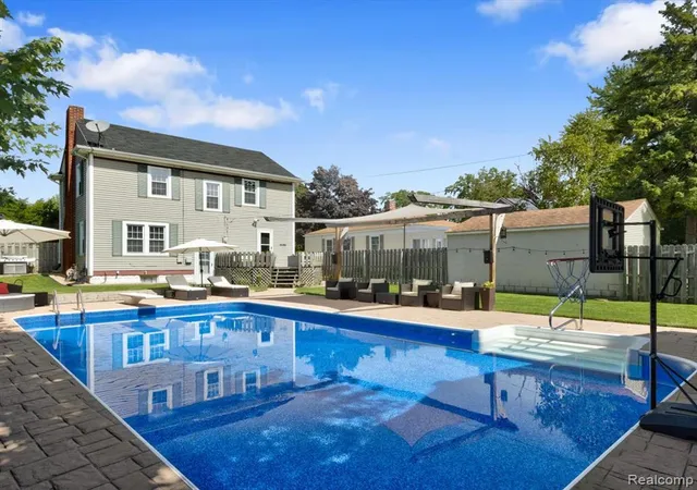 Photo 1 of Single family home for sale at 1424 Court St, Port Huron, MI 48060 | MLS# 61028484 | Listing updated on 2026-09-26