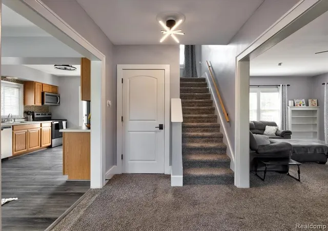 Photo 4 of Single family home for sale at 1424 Court St, Port Huron, MI 48060 | MLS# 61028484 | Listing updated on 2026-09-26