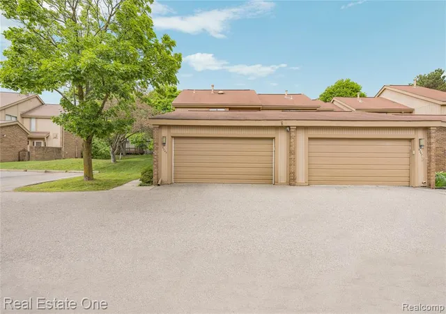 Photo 2 of Condo for sale at 5345 Wright Way, West Bloomfield, MI 48322 | MLS# 61026179 | Listing updated on 2026-09-16