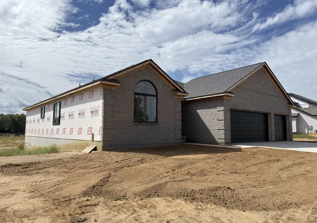 Photo 3 of Single family home for sale at 3528 Sicilia Dr, Tecumseh, MI 49286 | MLS# 50213545 | Listing updated on 2026-09-12