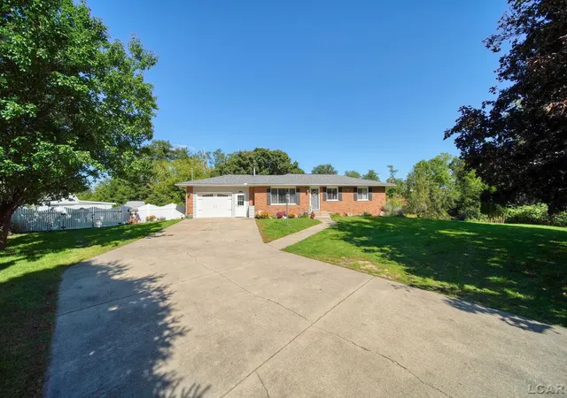 Photo 2 of Single family home for sale at 16478 Cement City Rd, Cement City, MI 49233 | MLS# 50223150 | Listing updated on 2026-10-05