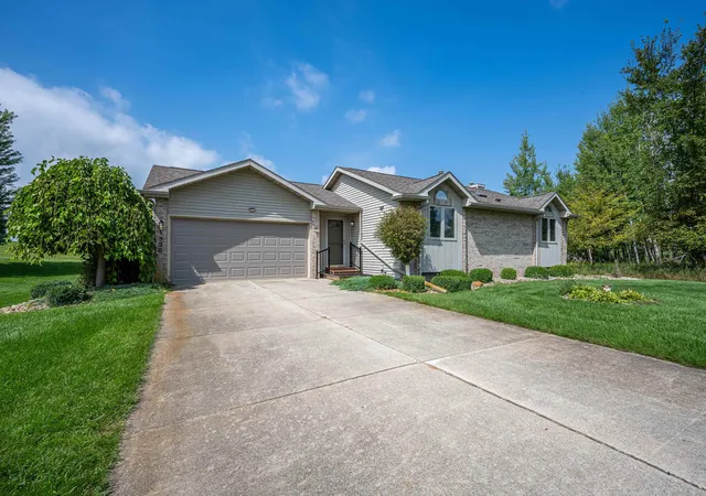 Photo 3 of Single Family Residence at 1520 Dormie Dr, Gladwin, MI 48624 | MLS# 50220654 | | Sold on 2026-09-17