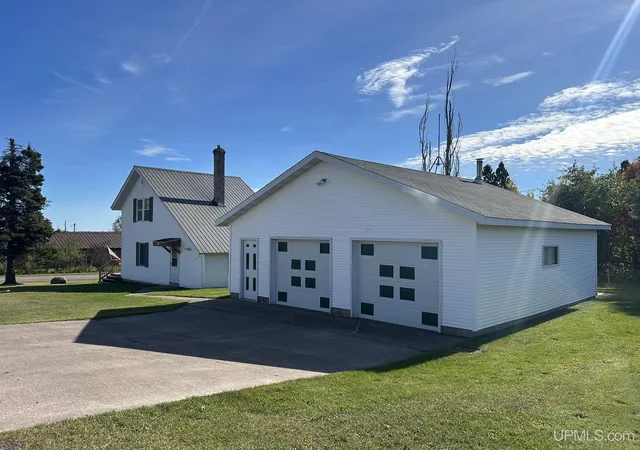 Photo 3 of Single family home for sale at 44863 14th Avenue, Atlantic Mine, MI 49905 | MLS# 50224599 | Listing updated on 2026-10-12