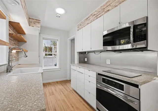 Photo 2 of Single family home for sale at 1573 E Terrace St, Grand Rapids, MI 49503 | MLS# 70562632 | Listing updated on 2026-10-26