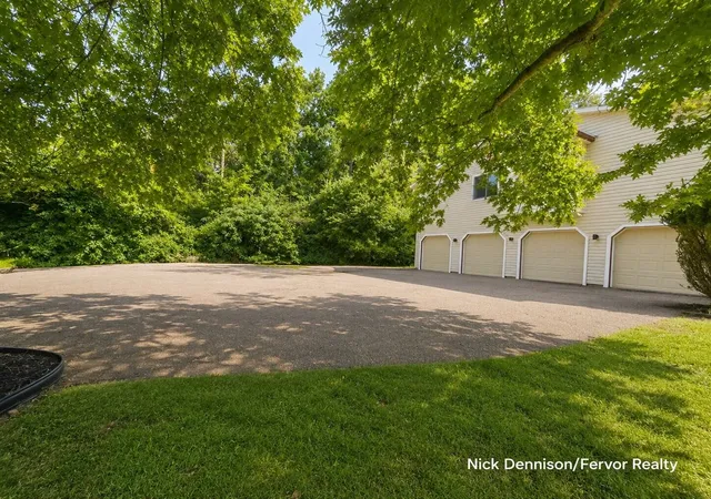 Photo 3 of Sale Pending at 21163 Capital Ave, Battle Creek, MI 49017 | MLS# 70556071 | Listing updated on 2026-09-18