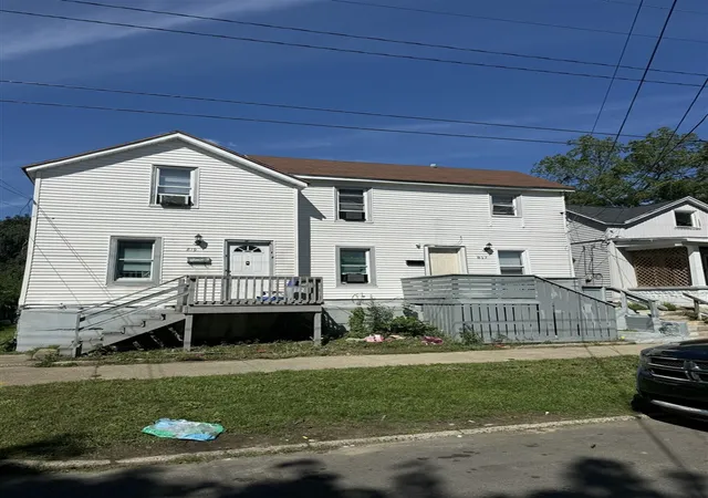 Multi family home for sale at 817 Veto St, Grand Rapids, MI 49504 | MLS# 70557139
