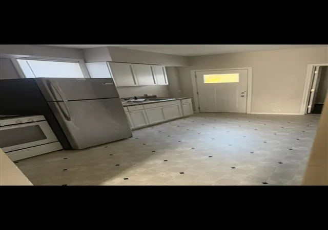 Listing Photo 4 - Condo for sale in building located at 817 Veto St, Grand Rapids, MI 49504
