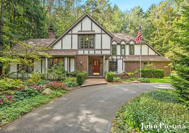 Photo 1 of Sale Pending at 7340 Oliver Woods Dr, Grand Rapids, MI 49546 | MLS# 70560674 | Listing updated on 2026-09-28