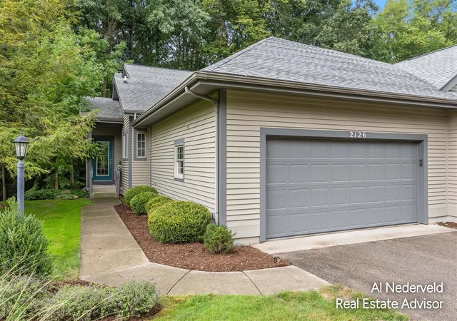 Photo 1 of Sale Pending at 2126 S Cross Crk Dr, Grand Rapids, MI 49508 | MLS# 70555119 | Listing updated on 2026-09-04