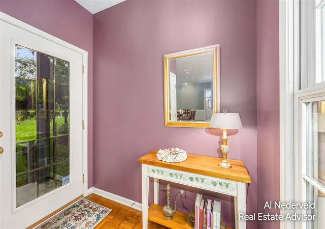Photo 4 of Sale Pending at 2126 S Cross Crk Dr, Grand Rapids, MI 49508 | MLS# 70555119 | Listing updated on 2026-09-04