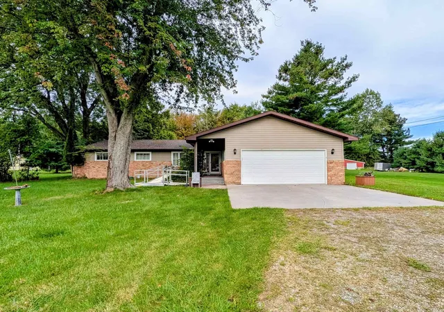 Photo 3 of Single family home for sale at 910 N Court St, Au Gres, MI 48703 | MLS# 80060897 | Listing updated on 2026-10-20