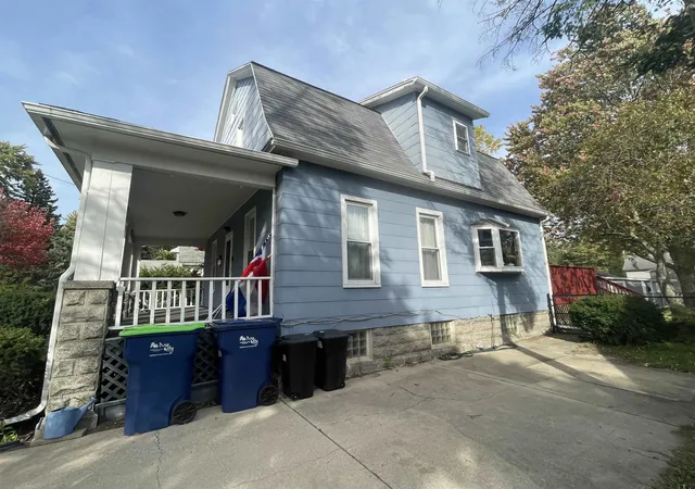 Photo 3 of Single family home for sale at 708 N Chilson St, Bay City, MI 48706 | MLS# 50224596 | Listing updated on 2026-10-19