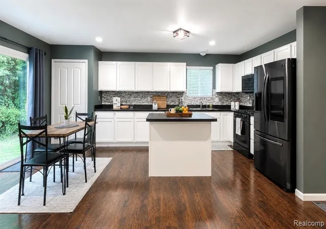 Photo 4 of Single family home for sale at 6555 Skylar Ln, Waterford, MI 48327 | MLS# 61025940 | Listing updated on 2026-09-17