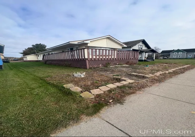 Photo 2 of Single family home for sale at 816 W Adams St, Iron River, MI 49935 | MLS# 50193197 | Listing updated on 2026-10-08