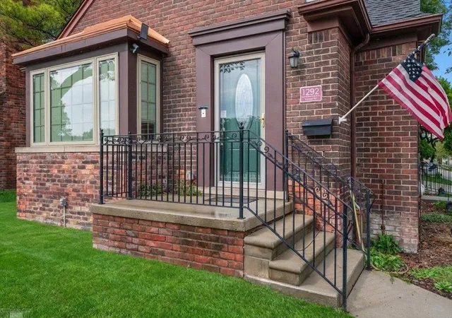 Photo 3 of Single family home for sale at 1292 Vernier Rd, Grosse Pointe Woods, MI 48236 | MLS# 50221471 | Listing updated on 2026-09-11