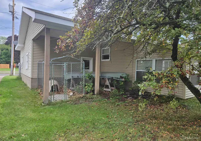 Photo 3 of Single family home for sale at 101 Silver St, Ontonagon, MI 49953 | MLS# 50221101 | Listing updated on 2026-09-08