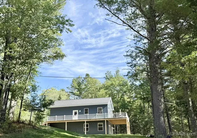 Photo 1 of Single family home for sale at 124 E Stager Lake Dr, Crystal Falls, MI 49920 | MLS# 50221860 | Listing updated on 2026-10-07