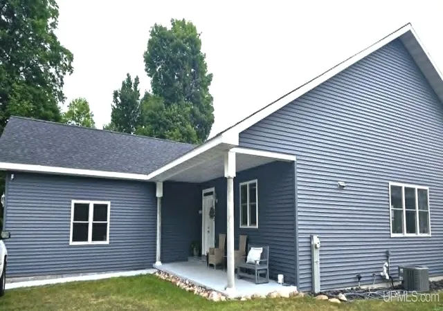 Photo 2 of Single family home for sale at 7968 W Herzog Rd, Iron Mountain, MI 49801 | MLS# 50206379 | Listing updated on 2026-09-01