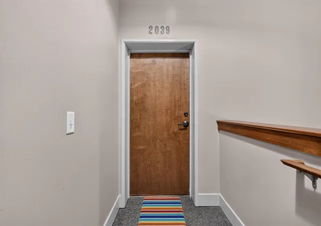 Listing Photo 5 - Condo for sale in building located at 2039 Celadon Dr, Grand Rapids, MI 49525