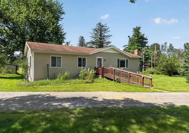 Photo 2 of Sale Pending at 15601 Devonshire, Pinckney, MI 48169 | MLS# 70555699 | Listing updated on 2026-09-30